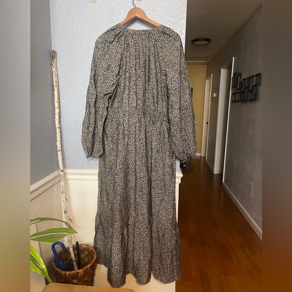 Cheetah Print V-Neck Bishop Sleeve Dress - Picture 5 of 7